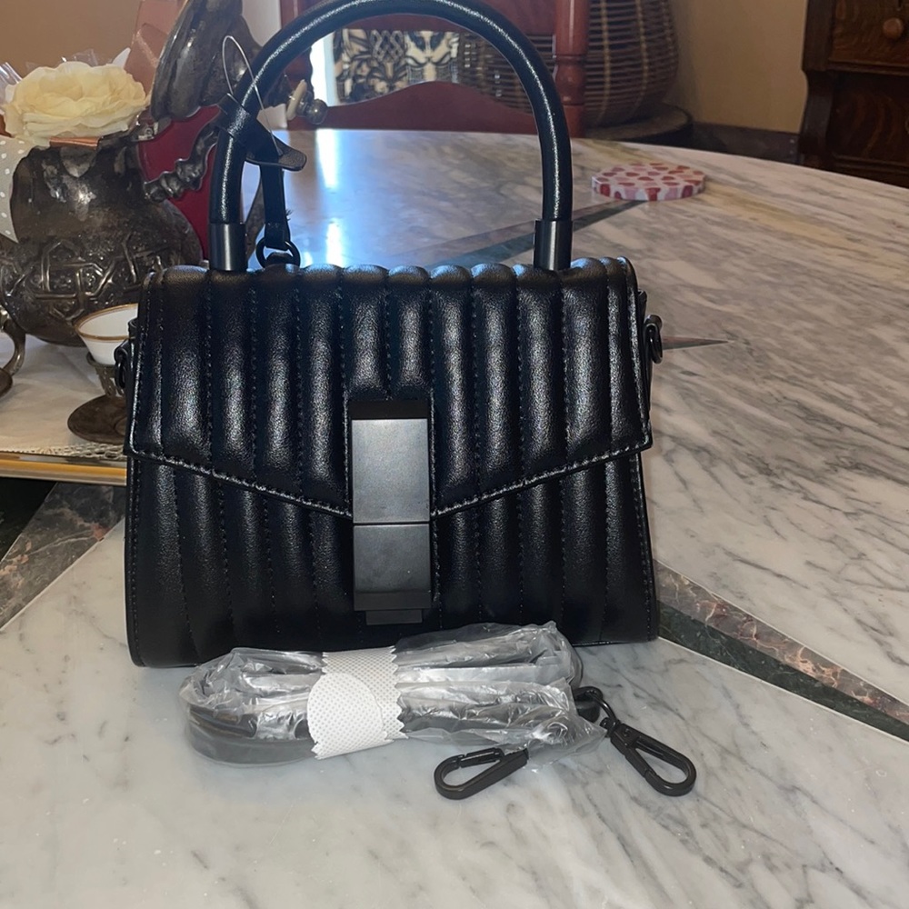 Cute Aldo bag black classic with shoulder strap black cute for a chic gift🥰